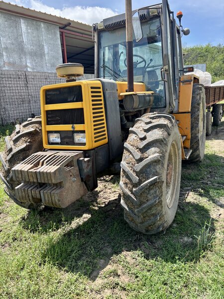 Tractor Renault 145 -14tx